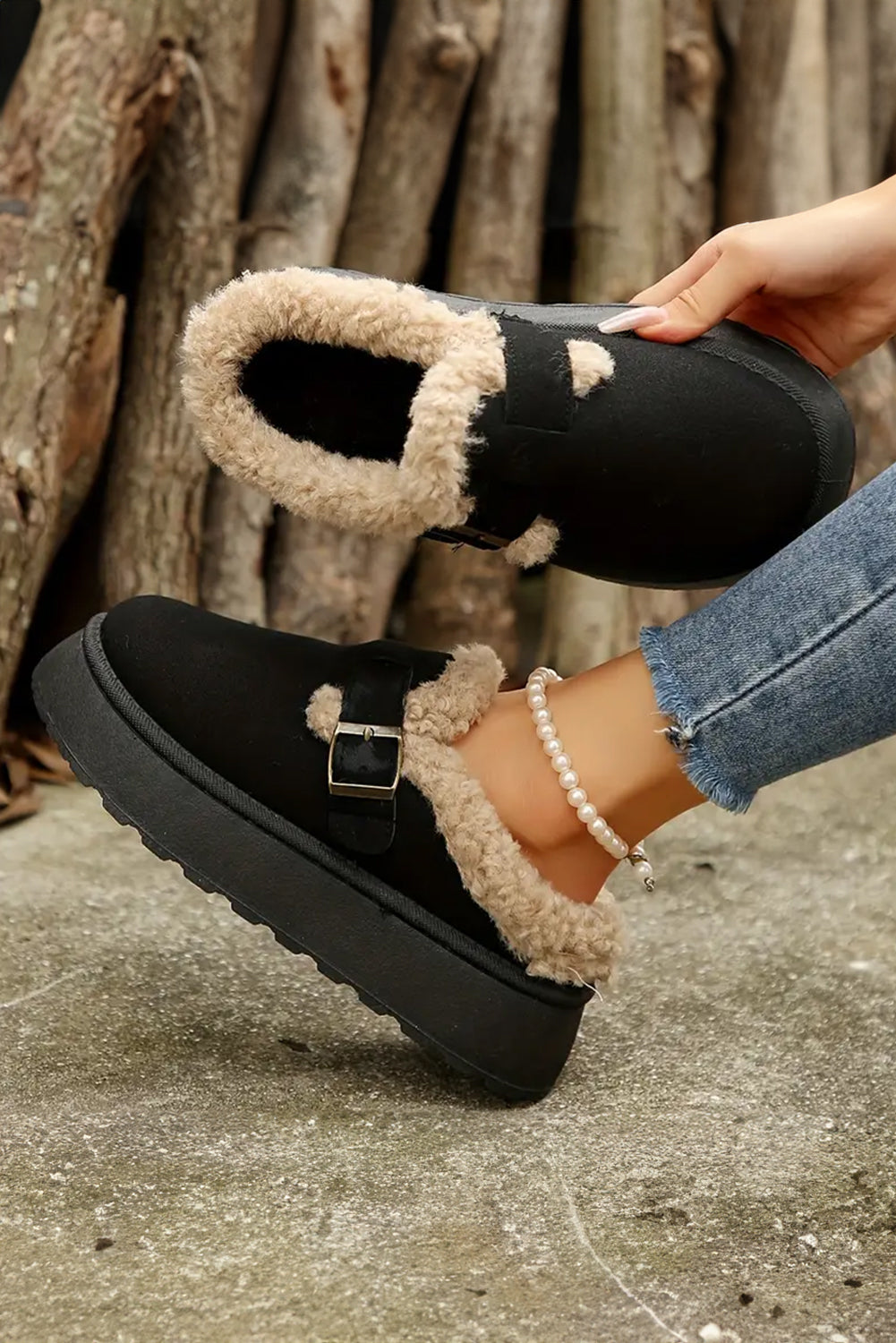 Brown Plush Patched Buckle Decor Thick Sole Thermal Slippers